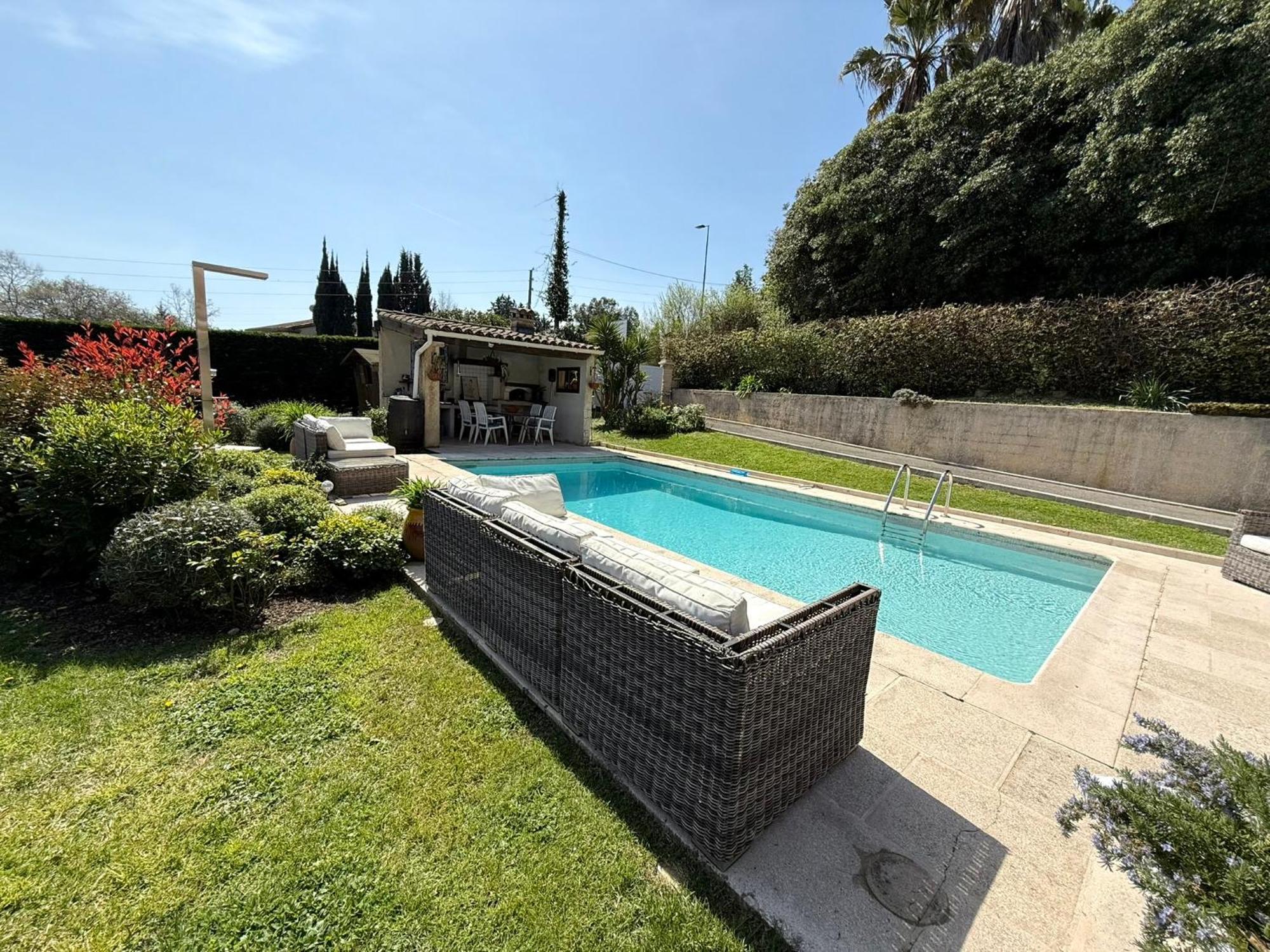 Apartment Un 2 Pieces Dans Maison Avec Piscine Et Parking